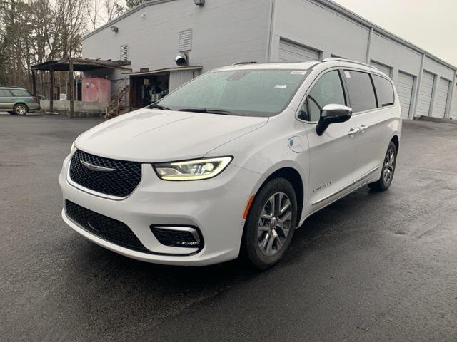 new 2025 Chrysler Pacifica car, priced at $52,655