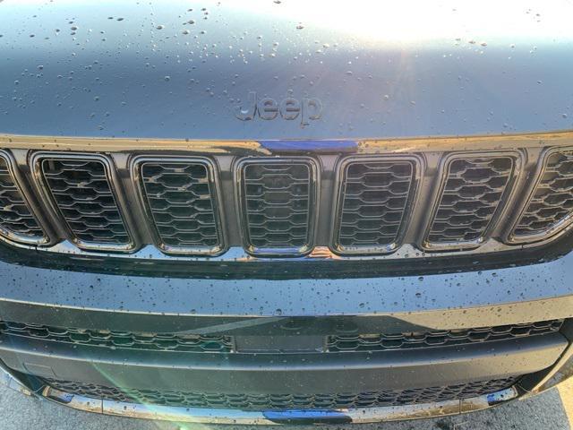 new 2025 Jeep Grand Cherokee L car, priced at $46,642