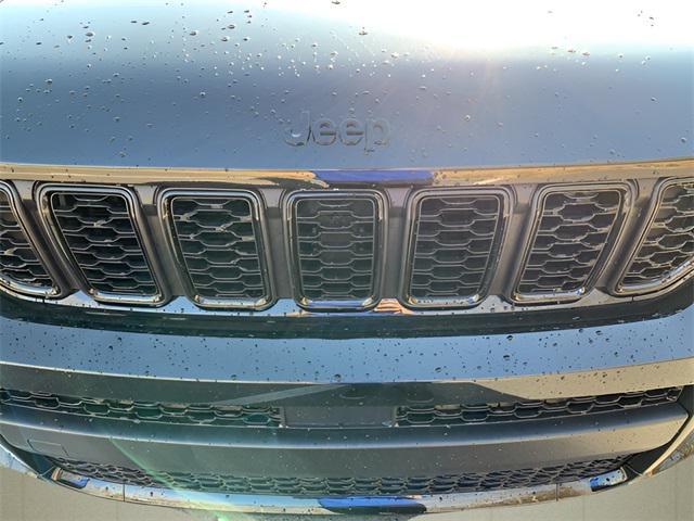 new 2025 Jeep Grand Cherokee L car, priced at $46,884