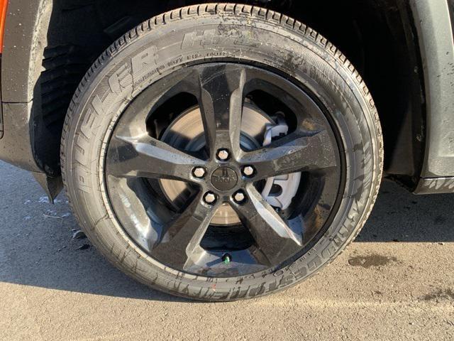 new 2025 Jeep Grand Cherokee L car, priced at $46,884