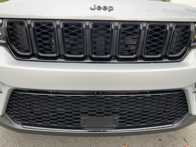 new 2025 Jeep Grand Cherokee car, priced at $43,488