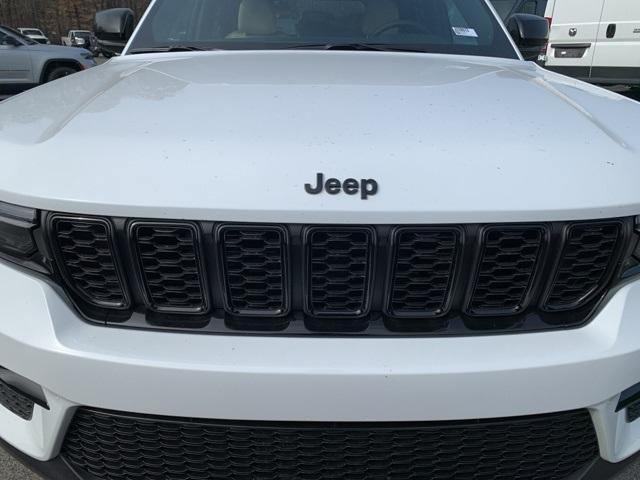 new 2025 Jeep Grand Cherokee car, priced at $50,710