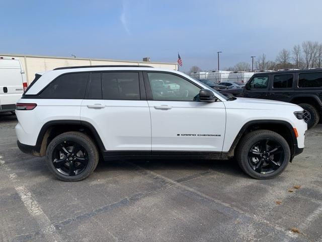 new 2025 Jeep Grand Cherokee car, priced at $50,710