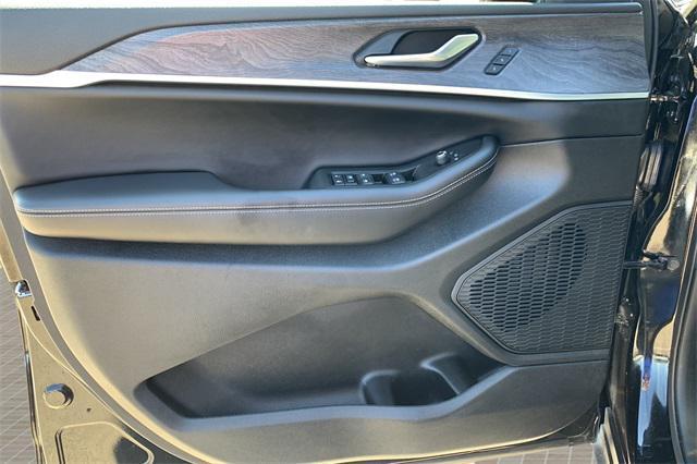 used 2025 Jeep Grand Cherokee L car, priced at $42,997