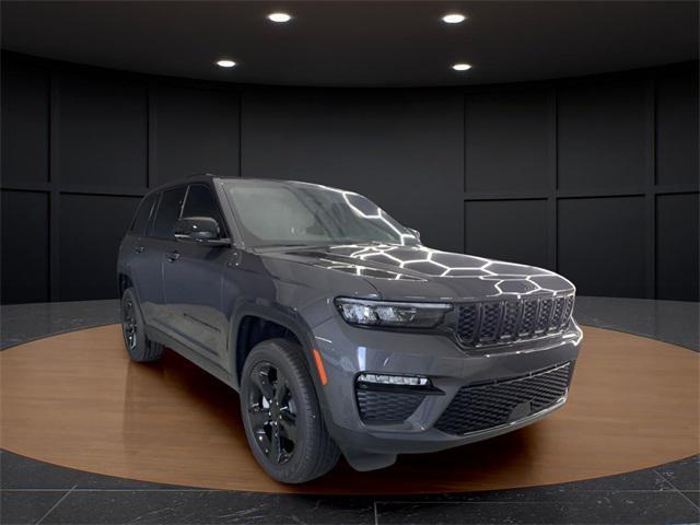 new 2025 Jeep Grand Cherokee car, priced at $48,674