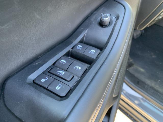 new 2025 Jeep Grand Cherokee car, priced at $48,999