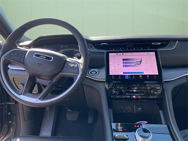 new 2025 Jeep Grand Cherokee car, priced at $46,555