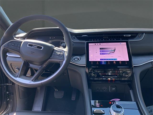 new 2025 Jeep Grand Cherokee car, priced at $48,674