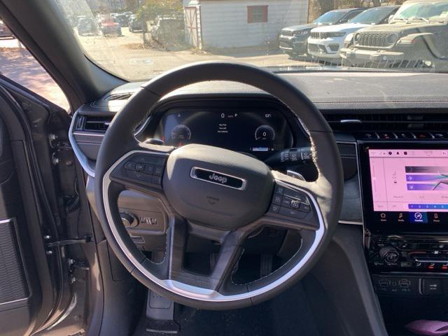 new 2025 Jeep Grand Cherokee car, priced at $48,999