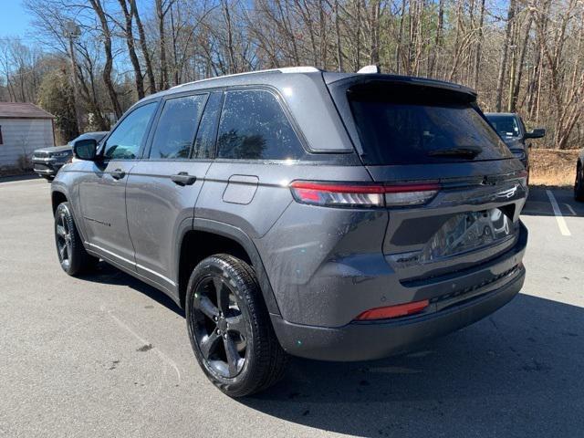 new 2025 Jeep Grand Cherokee car, priced at $48,999