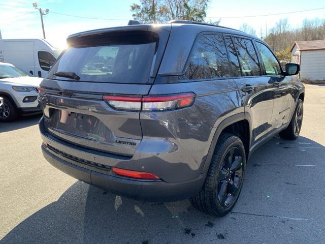 new 2025 Jeep Grand Cherokee car, priced at $48,999