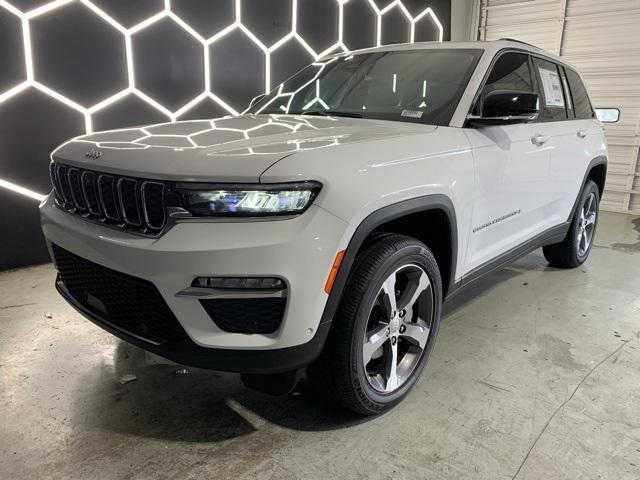 new 2025 Jeep Grand Cherokee car, priced at $51,421