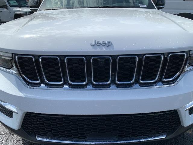 new 2025 Jeep Grand Cherokee car, priced at $51,756