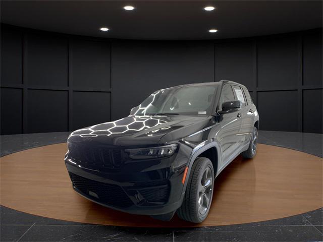 new 2025 Jeep Grand Cherokee car, priced at $43,801