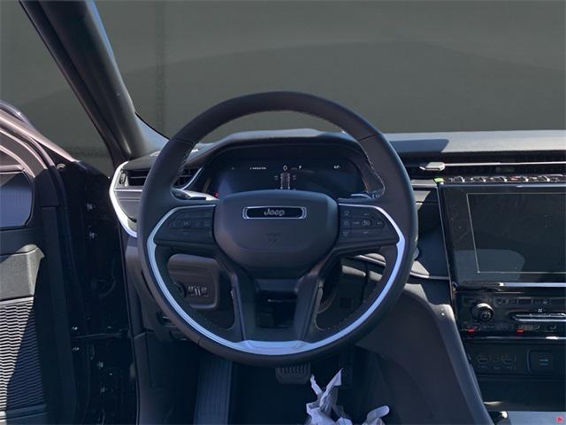 new 2025 Jeep Grand Cherokee car, priced at $43,801