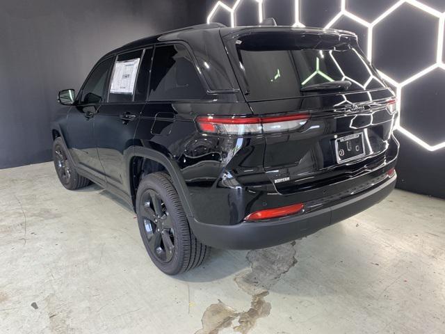 new 2025 Jeep Grand Cherokee car, priced at $43,400