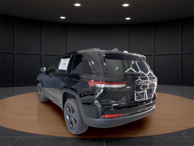 new 2025 Jeep Grand Cherokee car, priced at $43,801