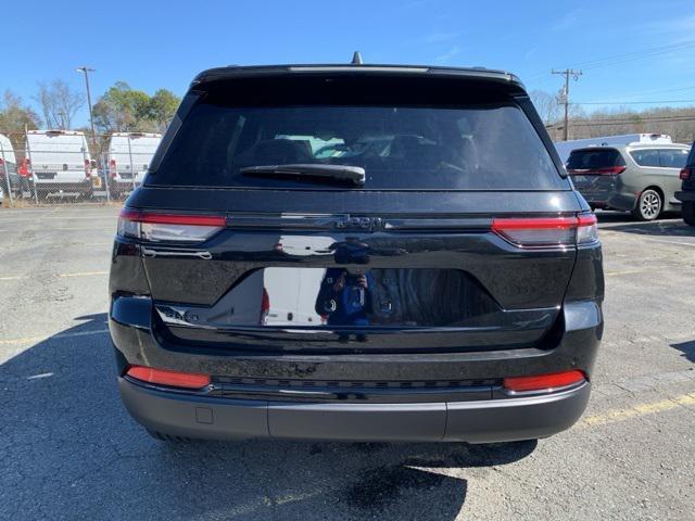 new 2025 Jeep Grand Cherokee car, priced at $44,006