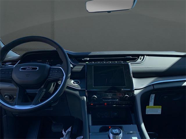 new 2025 Jeep Grand Cherokee car, priced at $43,801