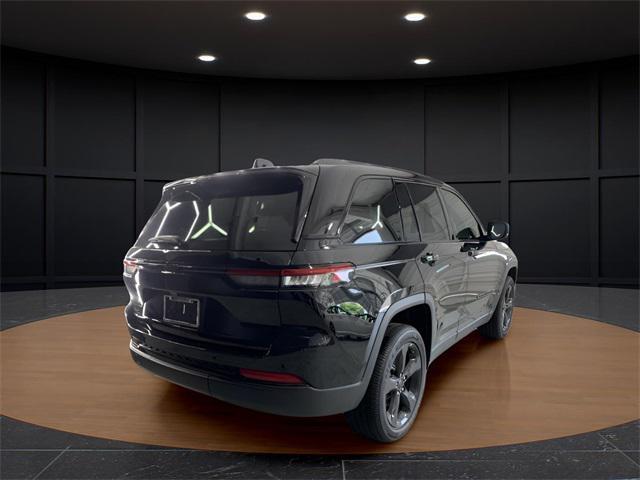 new 2025 Jeep Grand Cherokee car, priced at $43,801