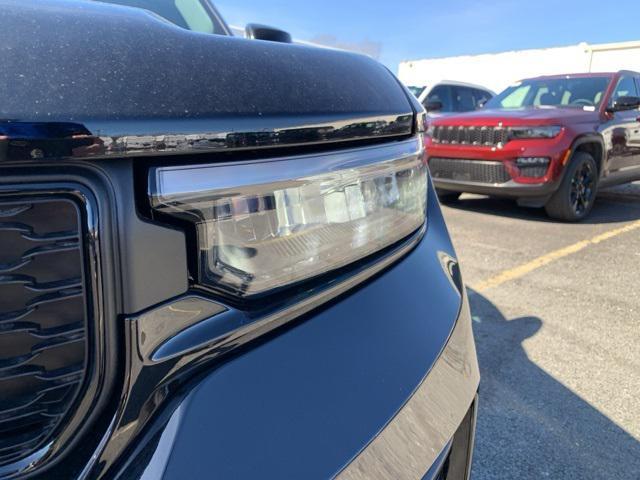 new 2025 Jeep Grand Cherokee car, priced at $44,006