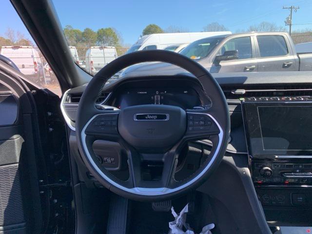 new 2025 Jeep Grand Cherokee car, priced at $44,006