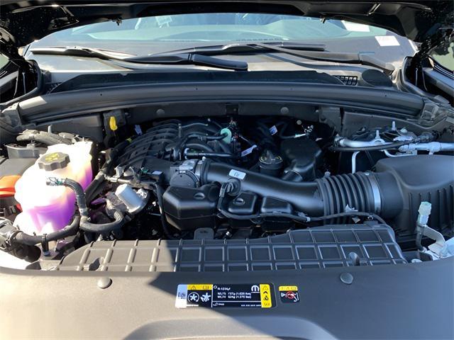 new 2025 Jeep Grand Cherokee car, priced at $45,920