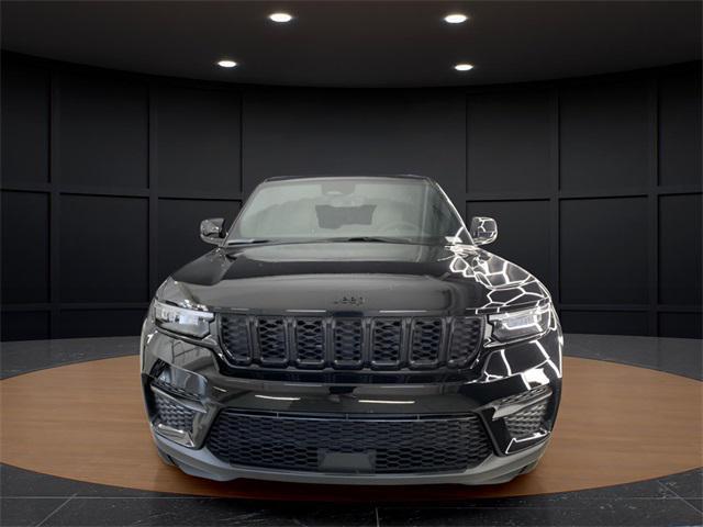 new 2025 Jeep Grand Cherokee car, priced at $43,801