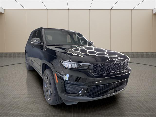 new 2025 Jeep Grand Cherokee car, priced at $45,920