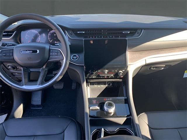 new 2025 Jeep Grand Cherokee car, priced at $46,009
