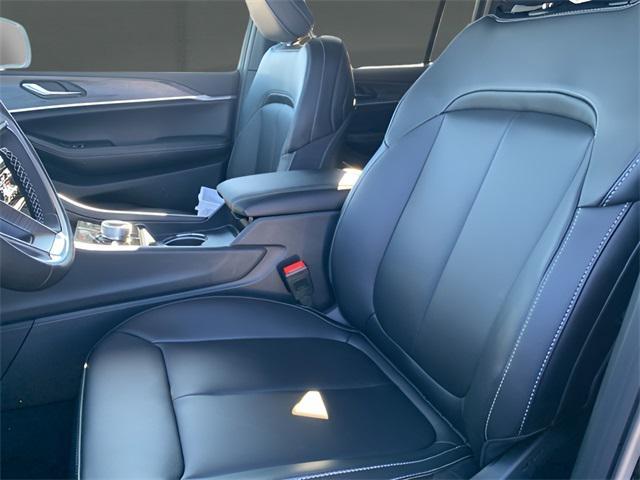 new 2025 Jeep Grand Cherokee car, priced at $46,009