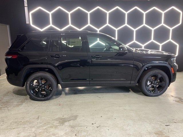 new 2025 Jeep Grand Cherokee car, priced at $49,191