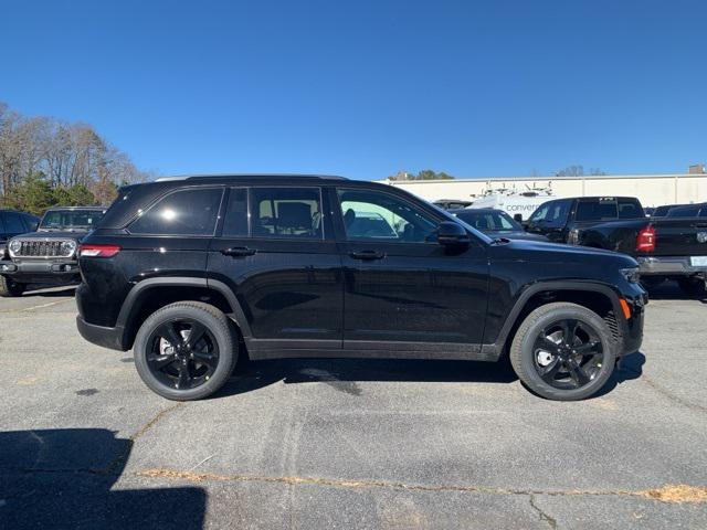 new 2025 Jeep Grand Cherokee car, priced at $47,750