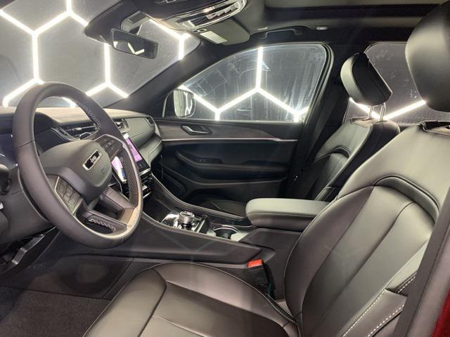 new 2025 Jeep Grand Cherokee car, priced at $43,896