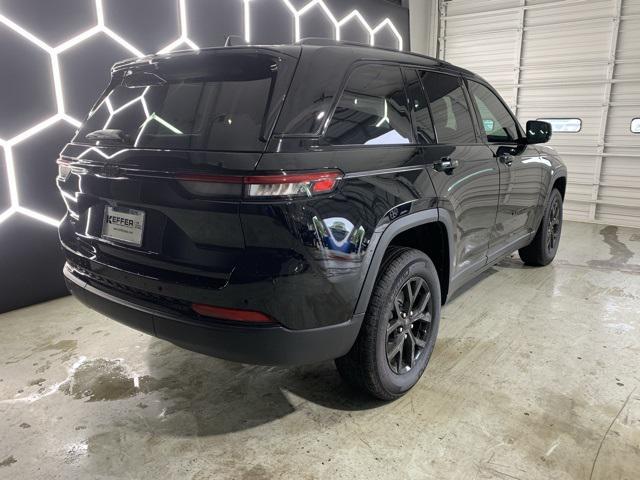 new 2025 Jeep Grand Cherokee car, priced at $38,945