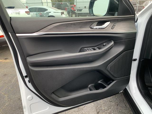 new 2025 Jeep Grand Cherokee L car, priced at $45,990