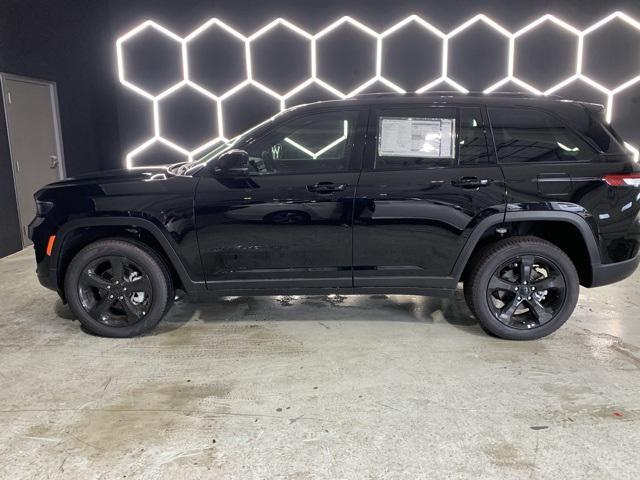 new 2025 Jeep Grand Cherokee car, priced at $40,401