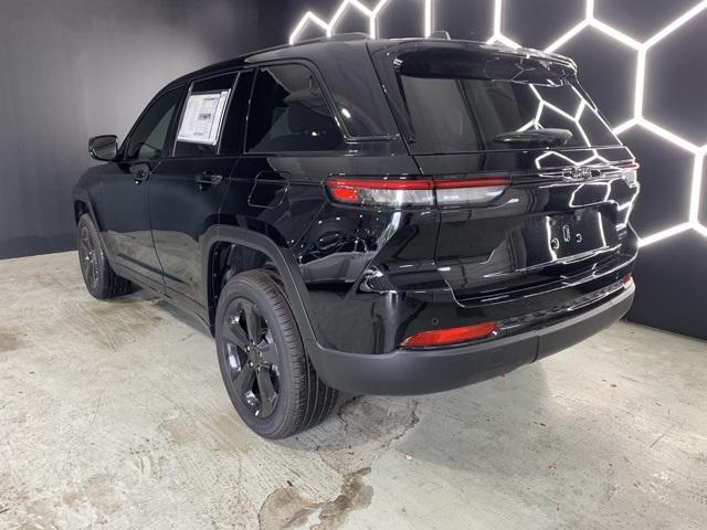 new 2025 Jeep Grand Cherokee car, priced at $40,401