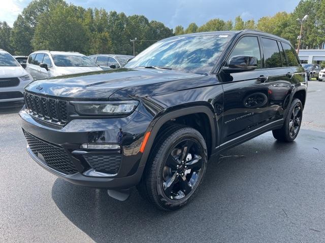 new 2025 Jeep Grand Cherokee car, priced at $43,498