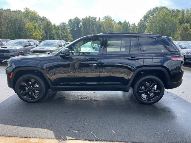 new 2025 Jeep Grand Cherokee car, priced at $41,929