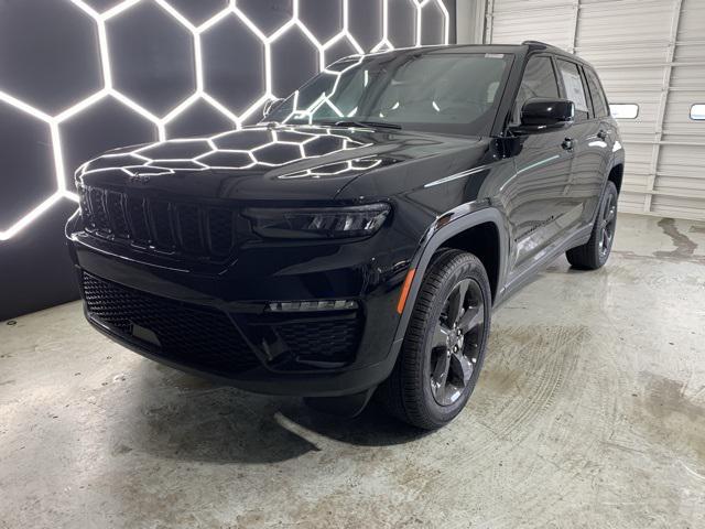 new 2025 Jeep Grand Cherokee car, priced at $40,401