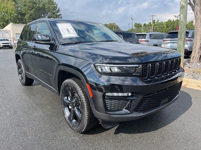 new 2025 Jeep Grand Cherokee car, priced at $43,498