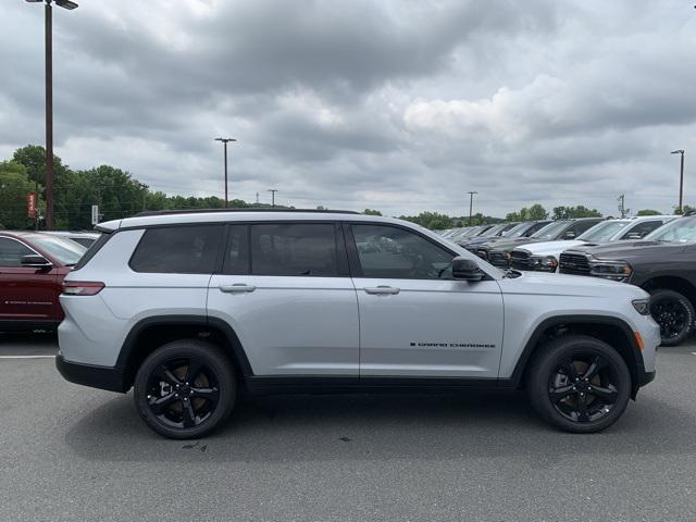 new 2024 Jeep Grand Cherokee L car, priced at $38,325