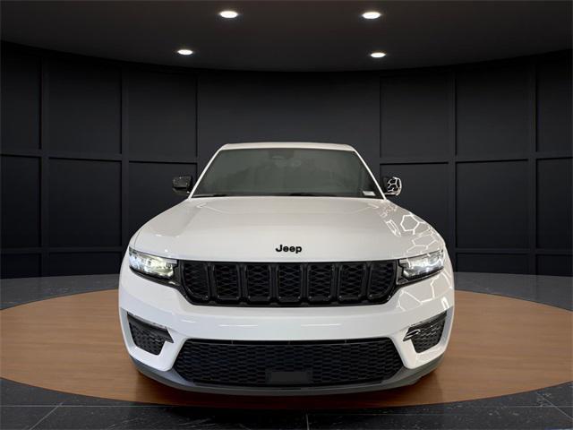new 2025 Jeep Grand Cherokee car, priced at $45,960