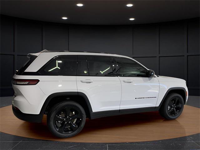 new 2025 Jeep Grand Cherokee car, priced at $45,960