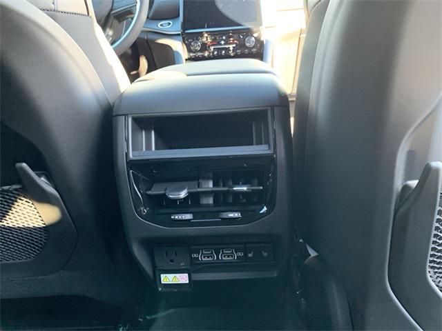 new 2025 Jeep Grand Cherokee car, priced at $45,960
