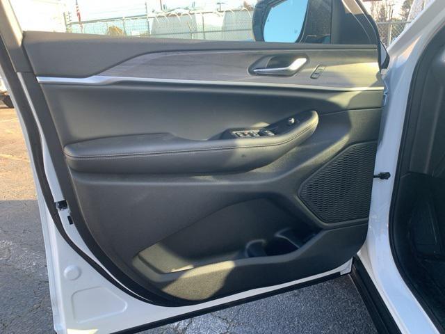 new 2025 Jeep Grand Cherokee L car, priced at $46,950