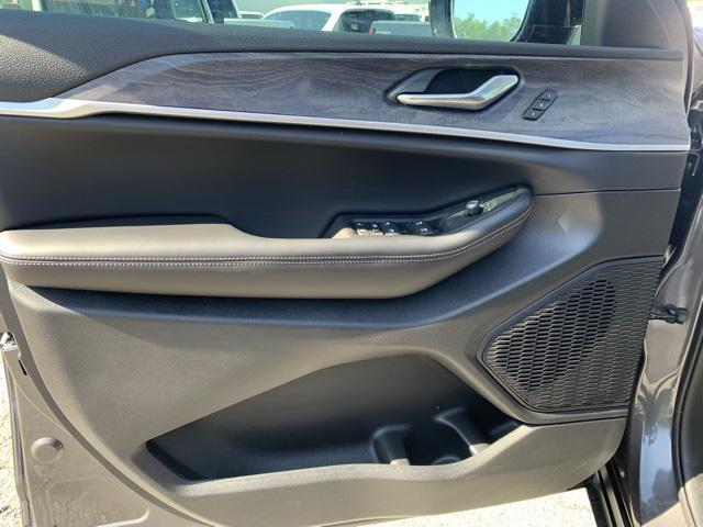 new 2025 Jeep Grand Cherokee car, priced at $44,888