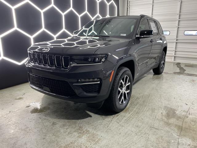new 2025 Jeep Grand Cherokee car, priced at $43,896
