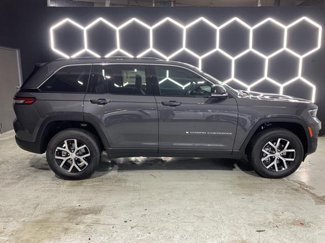 new 2025 Jeep Grand Cherokee car, priced at $43,896